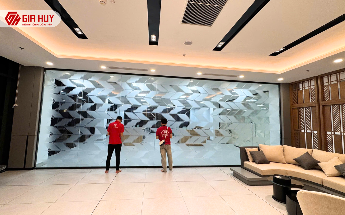 Dự án thi công decal mờ cắt CNC tại văn phòng ở Sơn Tây, Hà Nội