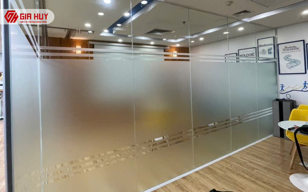 Dự án thi công decal mờ kẻ line tại văn phòng ở 85 Vũ Trọng Phụng, Hà Nội